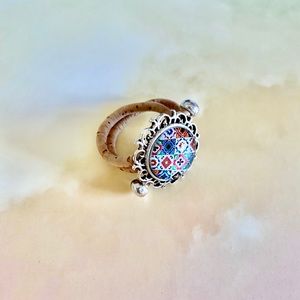 Adjustable colorful ring with cork band